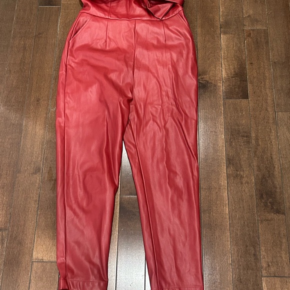 Red jumper - Picture 4 of 9